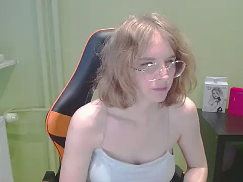 juicyPenny's cam snapshot