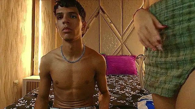 Hotcouple_222's cam snapshot