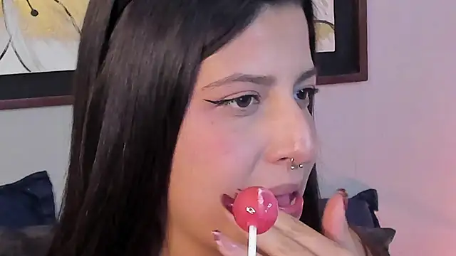 nova_velvet's cam snapshot