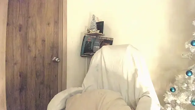 AlejoGaga12 live sex cam