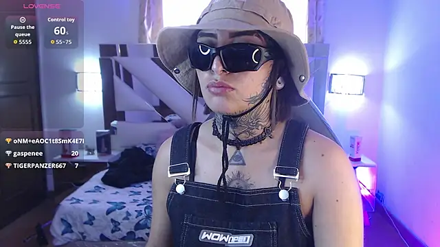 Gyal_8_'s cam snapshot