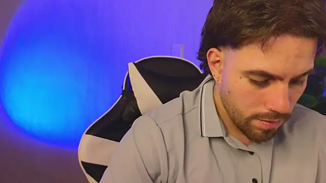 Ades_Lowe live sex cam