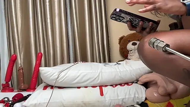 AudreySpanksFuck- live sex cam