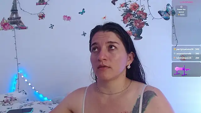 Emelyross_'s cam snapshot