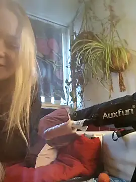 YourPainDealer's cam snapshot