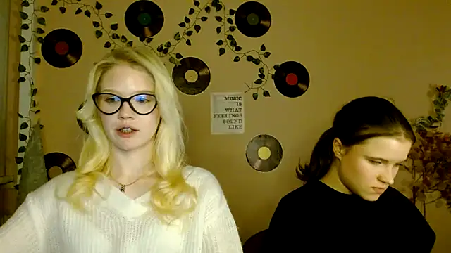 Aria__Moon's cam snapshot