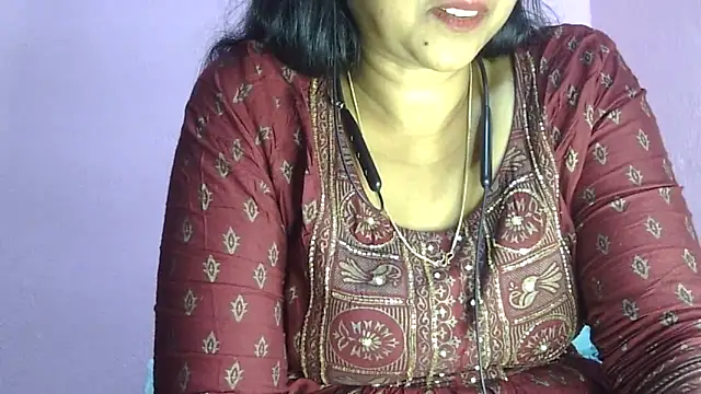 Pooja-suman's cam snapshot