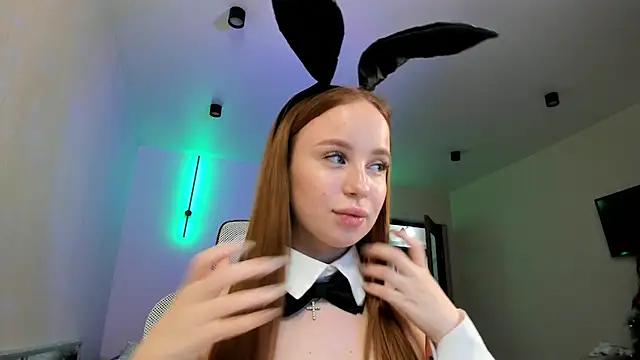 PollyPeach_'s cam snapshot