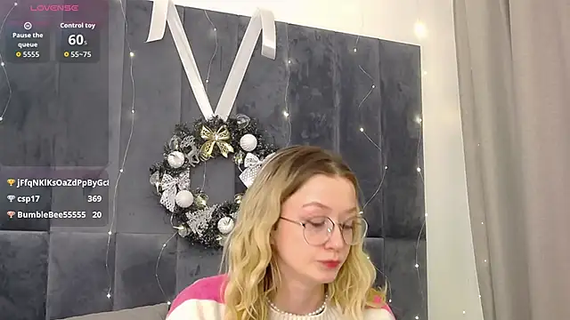 MaeLili's cam snapshot