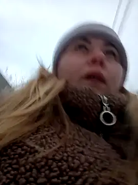 Momm_Lolaa's cam snapshot