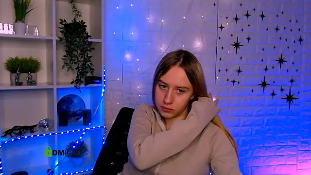 molly_lesser's cam snapshot