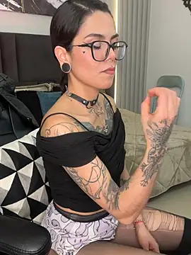 Esmeralda_CO live sex cam