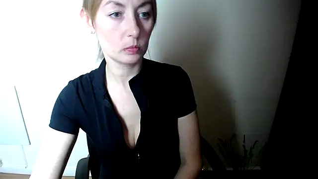 LiaSeass_'s cam snapshot