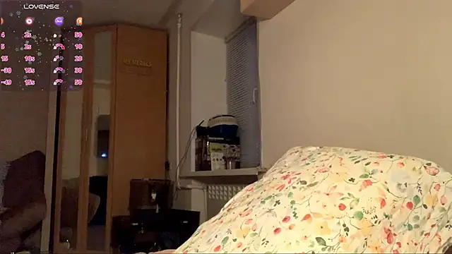 CletaMaciejewski's cam snapshot