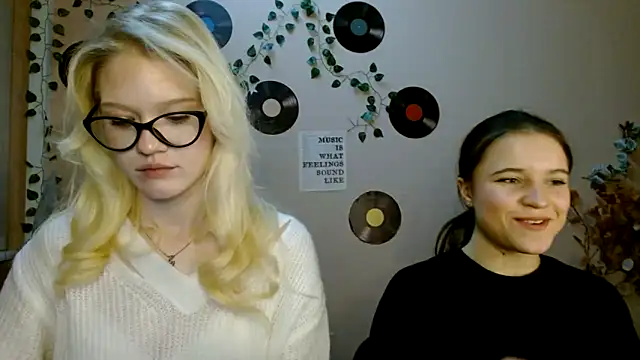 Aria__Moon's cam snapshot