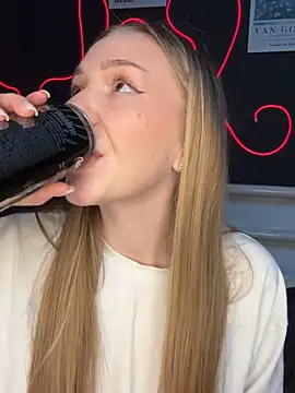 MilaMoone's cam snapshot