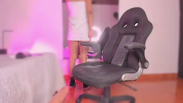 Emmily_Savage live sex cam