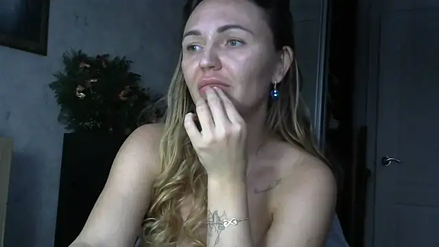 AngelinaLove28's cam snapshot