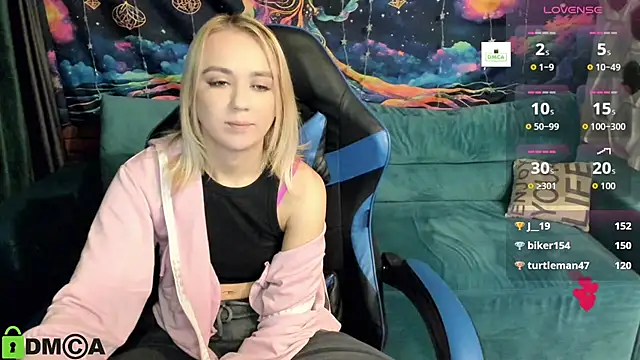 CrystalGirl99's cam snapshot