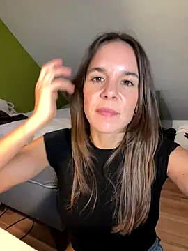 JuicyFruits93 live sex cam