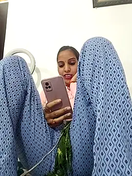 Hotty-Nidhi's cam snapshot