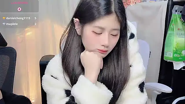 Yvonne-07's cam snapshot