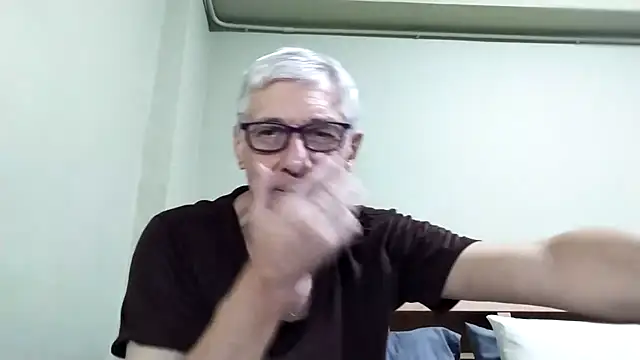 BIGUNCUTHARDCOCK live sex cam