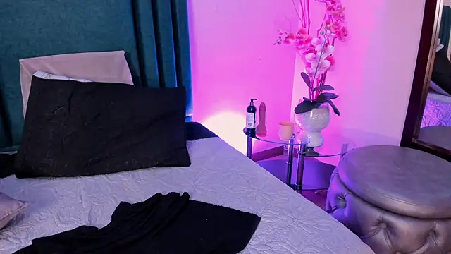 GahiaBelucci's cam snapshot