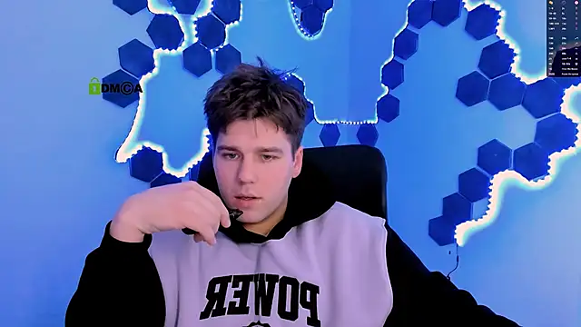 michael_strong_'s cam snapshot