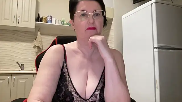 _HotMilfPussy_'s cam snapshot