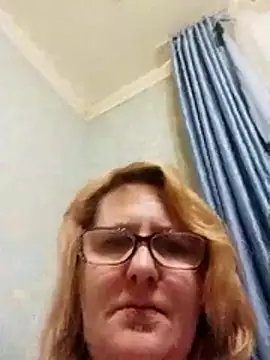 Forest-Lady's cam snapshot