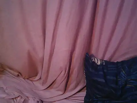 SexyAsianPussy4u's cam snapshot