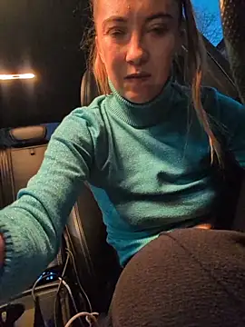 Risky_girl23's cam snapshot