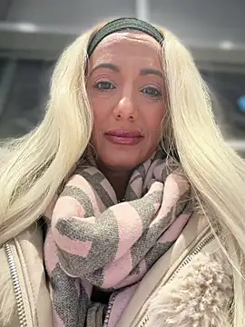 adya-aly's cam snapshot