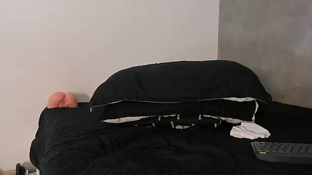 dylan_cross_ live sex cam