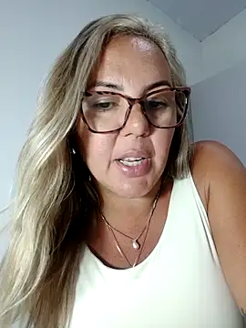 Pamelamilf live sex cam