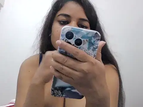 Little_toy_girl's cam snapshot