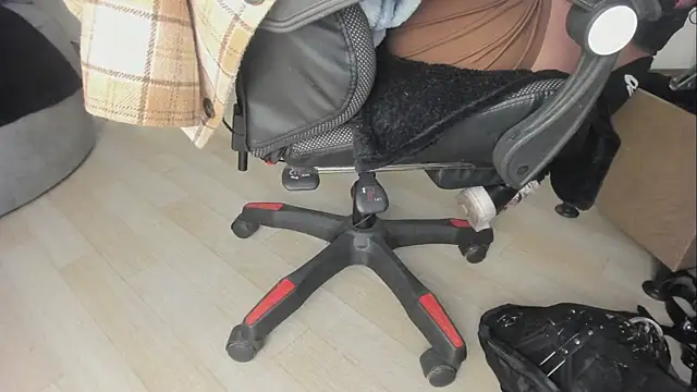 selene_red_'s cam snapshot