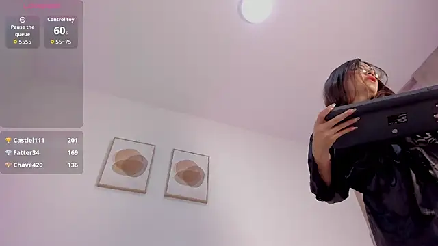 Mia_222 live sex cam