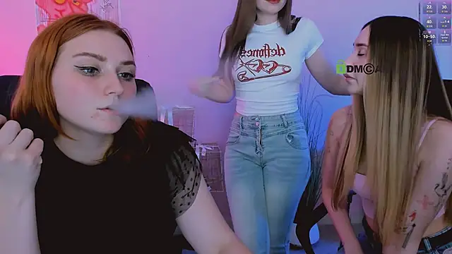 casey_meow_'s cam snapshot