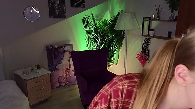 DaisyGulston's cam snapshot