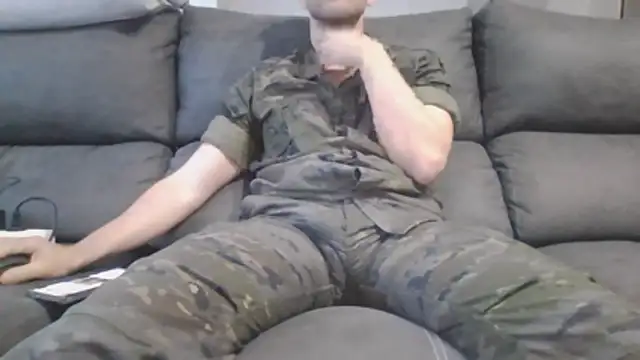 militar_guapo live sex cam