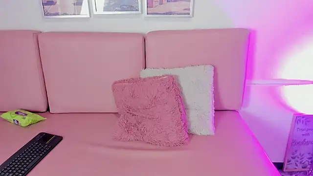 Pamela_SkinnySexy's cam snapshot