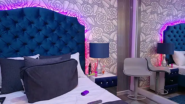 TaniaBlaze's cam snapshot