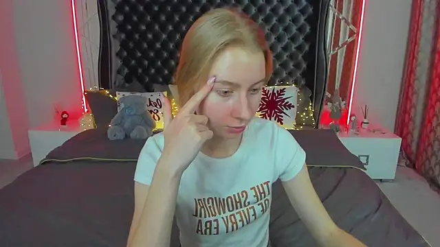 Alina_Blonde's cam snapshot