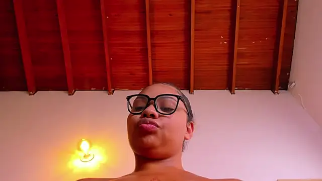 Eloisa_cleavage_ live sex cam