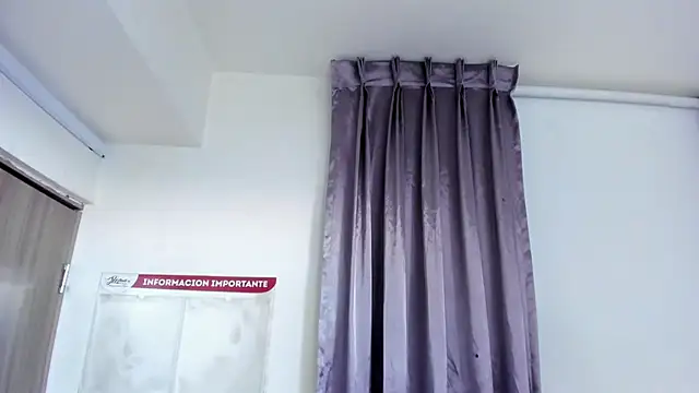 Lucii_fer_ live sex cam