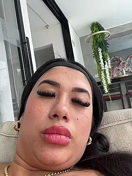 kiim_taaylor live sex cam