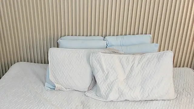 charlottebrowns_'s cam snapshot