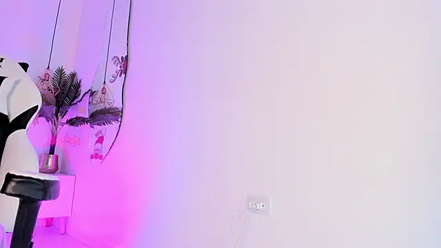 Brittany_cute18 live sex cam